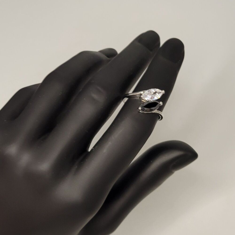New! Size 7, Rhinestone Ring